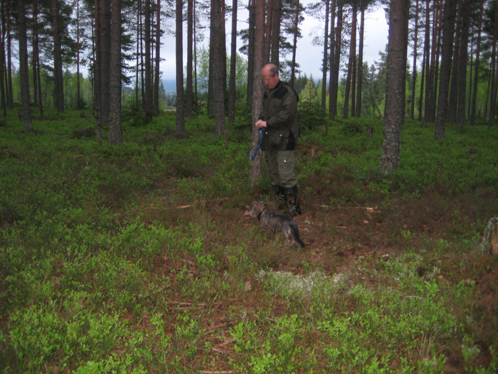 Eivind Hovin med sin dachs Rollex